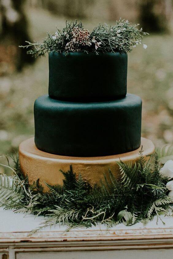 Green and gold wedding cake for green, black and gold wedding