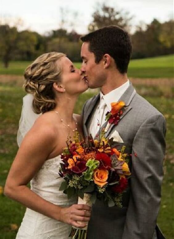 White bridea and grey groom for burgundy and orange wedding