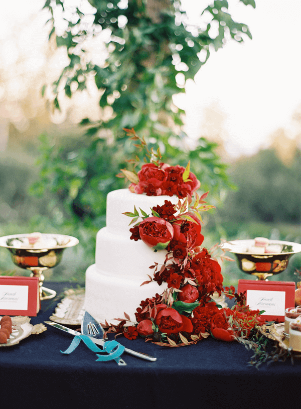 Wedding cake for Teal October Wedding