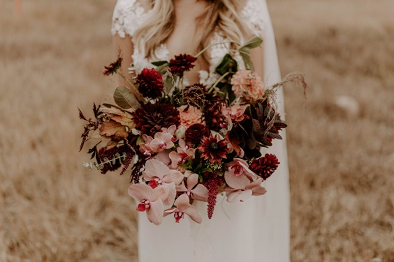 bouquet for october white and burgundy wedding 2019