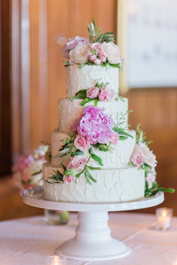 Wedding cake for purple and pink summer wedding