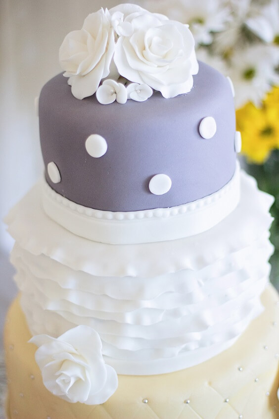 Wedding cake for Yellow, White and Grey August Wedding 2020