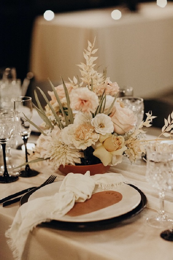table setting for january wedding colors 2022 white rust and black