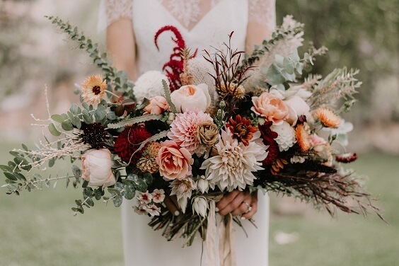 burgundy bouquet for fall wedding colors 2022 burgundy and blush