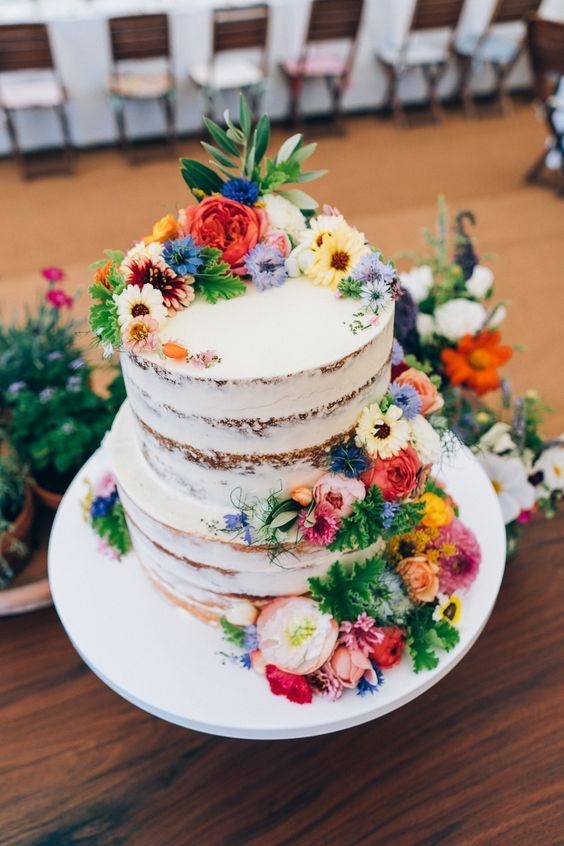 wedding cake for august wedding colors 2022 fuschia