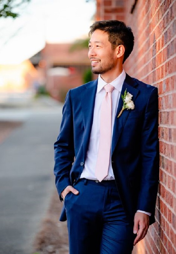 navy blue men suit blush pink tie for fall wedding colors 2023 dusty blue and blush pink