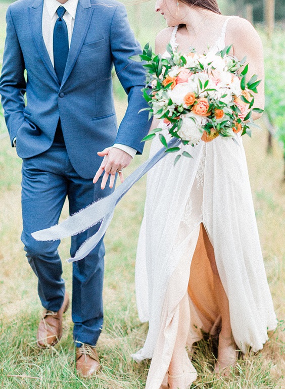 wedding bouquet for summer wedding colors 2023 dusty blue and orange