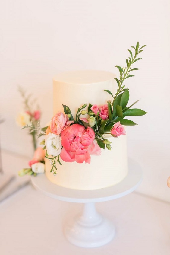 White Wedding Cake with Hot Pink Flowers for Emerald Green, Hot Pink and Gold Wedding Color Combos 2023