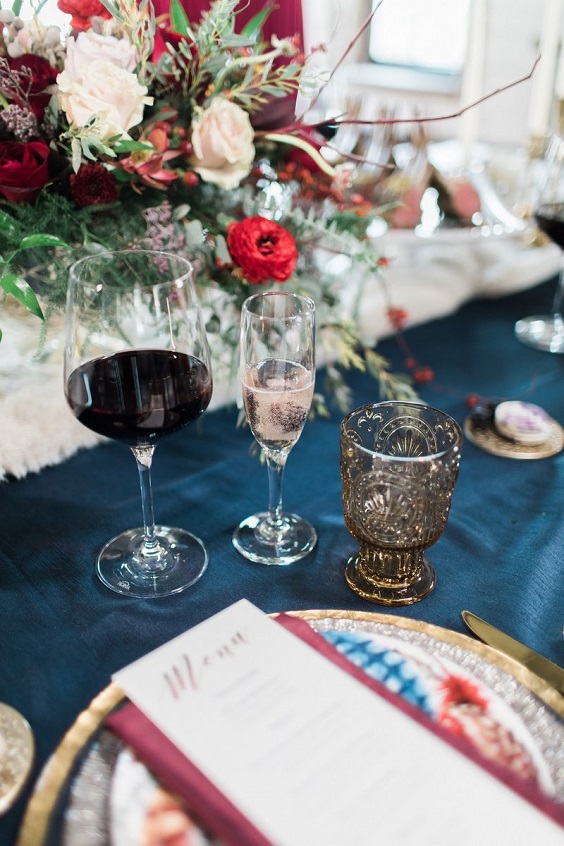 table setting for winter wedding colors 2023 burgundy and navy