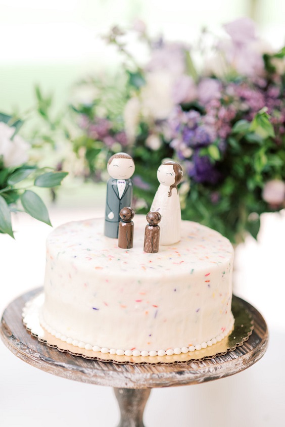 Wedding cake for Lavender and Grey September Wedding Color Palettes 2023