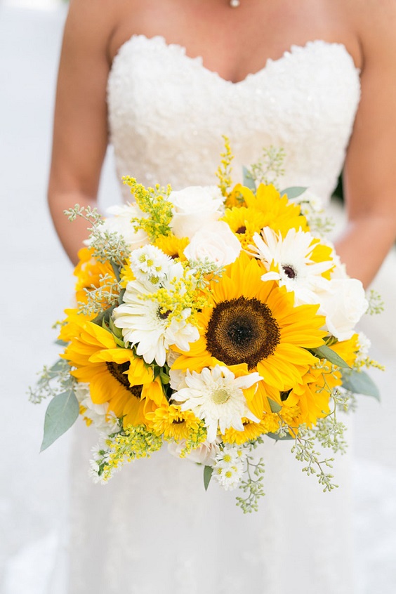 Yellow Bouquets for Black, White and Yellow Wedding Color Combos 2023