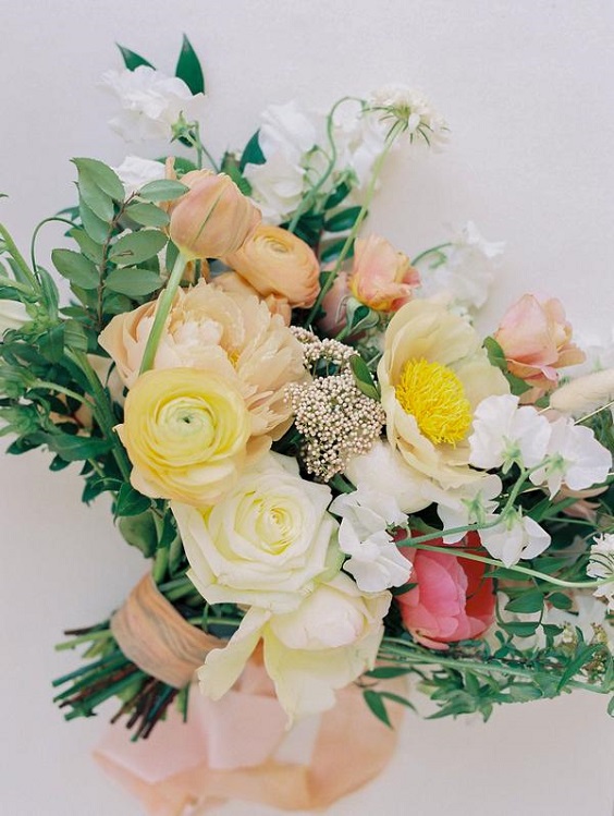 pale yellow and white rose bouquets for april wedding color schemes for 2023 blush dusty blue and pale yellow