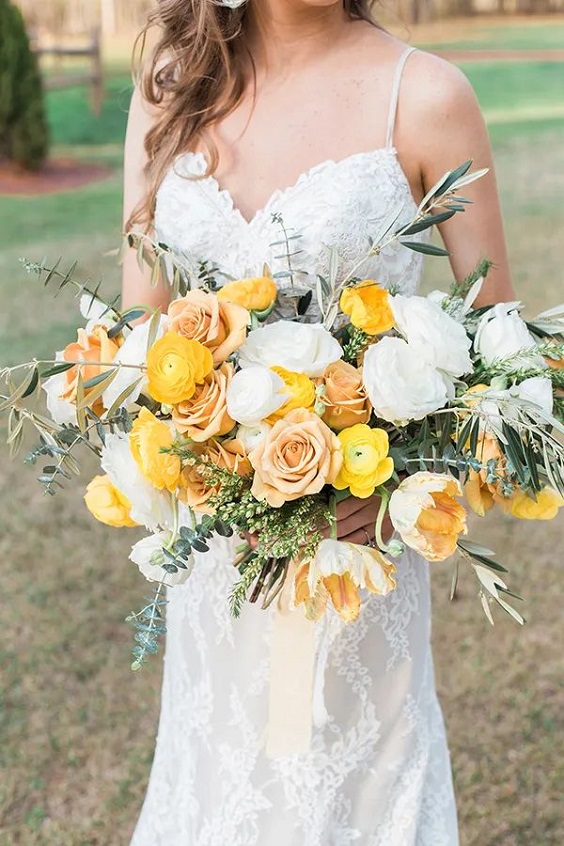 yellow and white bridal bouquet for yellow weddding themes for 2023 yellow and emerald