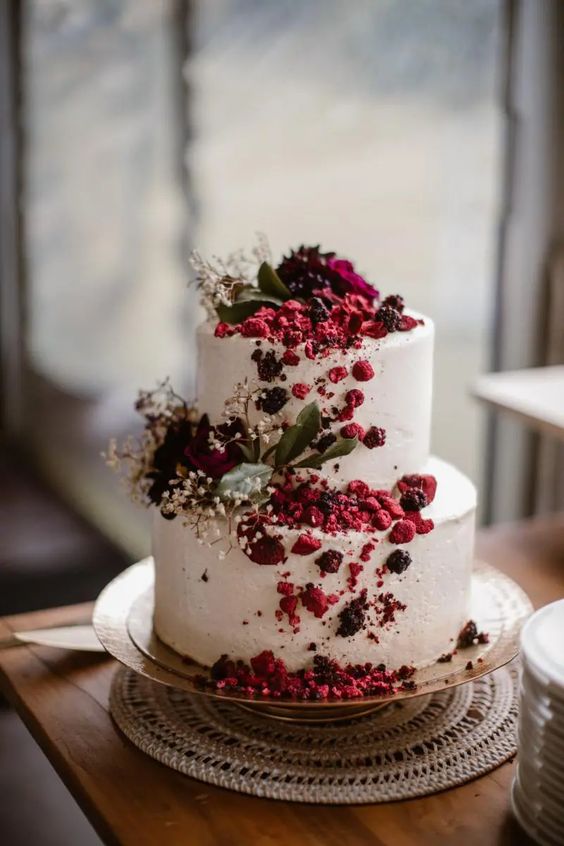 wedding cake for burgundy wedding colors 2023 burgundy and blush