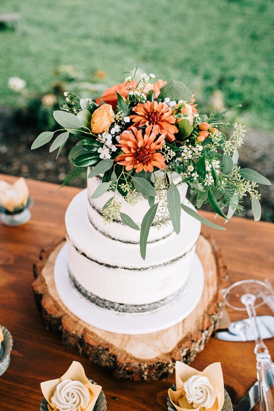 wedding cake for green boho wedding colors 2024