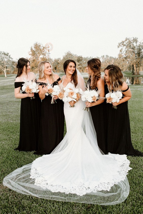 Black, Champagne and White Wedding Color Ideas 2024, Black Bridesmaid Dresses, White and Champagne Wedding Bouquets
