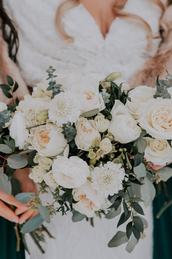white wedding bouquet for 8 winter wedding color ideas 2024 hunter green champagne brown