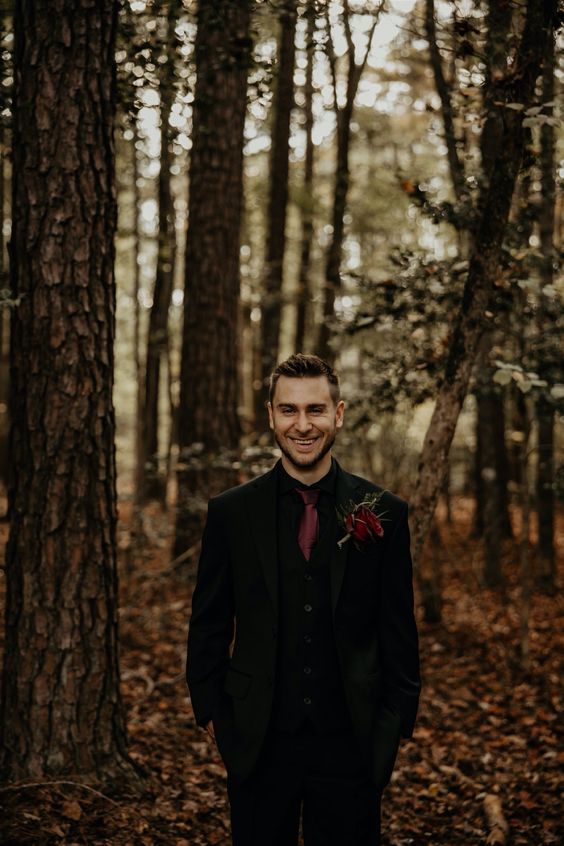 Burgundy Slim Fit Burgundy Suit With Black Peaked Lapel For Weddings,  Proms, And Formal Events Includes Jacket, Pants, Vest Style 307Z From  Lookof, $85.53 | DHgate.Com
