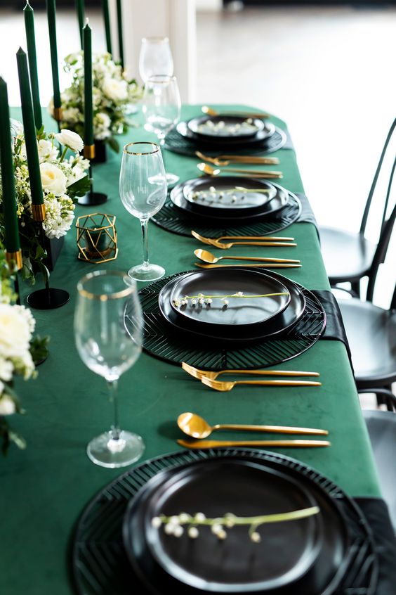 emerald wedding tablecloth gold forks and knives and black wedding plates for emerald green and gold wedding colors emerald gold and black