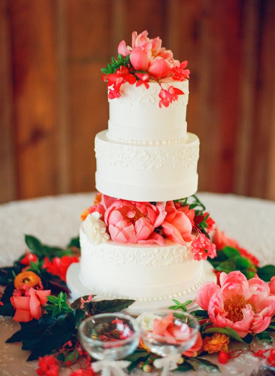 b2678 white wedding cake with coral petals for july wedding colors combos for 2024 coral and cream