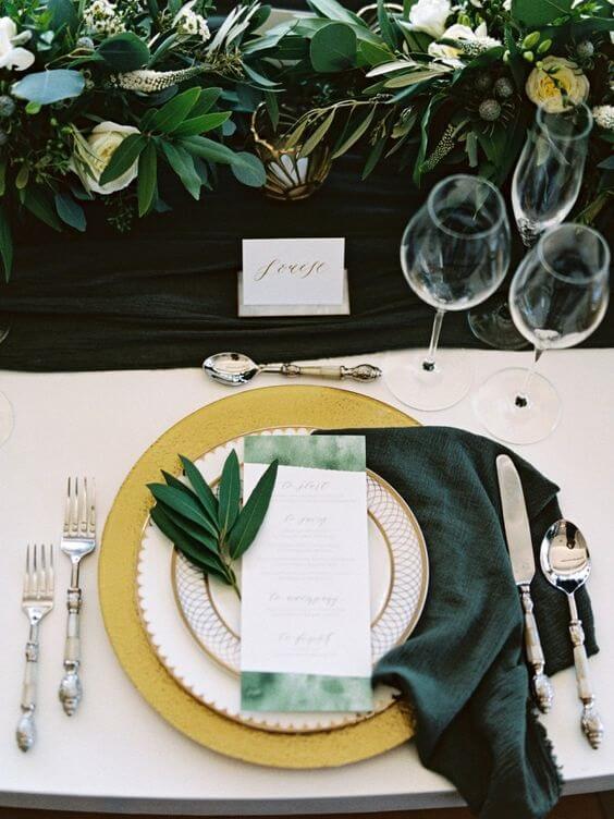 dark green and gold table decoration for fall dark green wedding 2