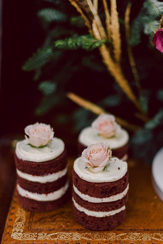 maroon and light pink cakes for fall maroon and navy blue wedding