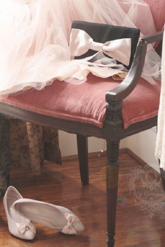 dusty rose chair and shoes for fall dusty rose wedding