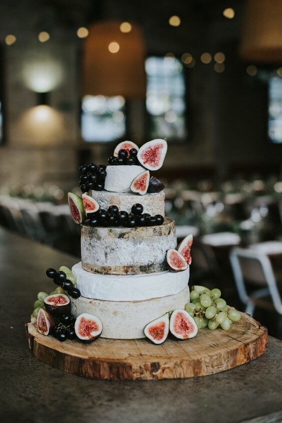 wedding cake for black and green wedding 2019