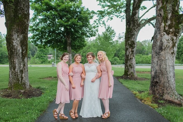Hannah & Will's Wedding - the pretty bride and bridesmaids